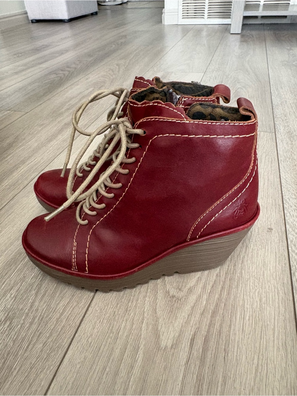 Ladies FLY LONDON Burgundy Leather Mid-wedge Lace-up ankle boots Size 38